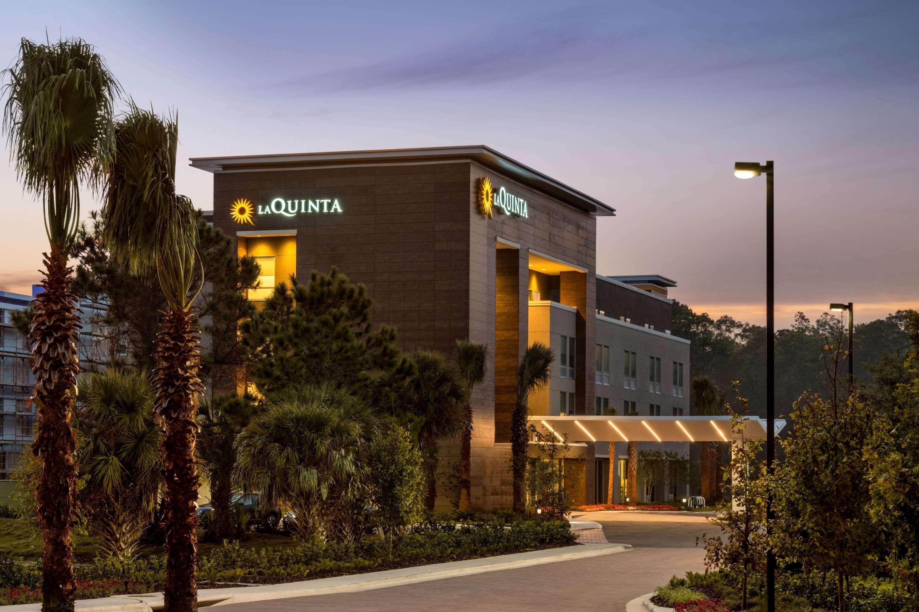La Quinta Inn & Suites By Wyndham Orlando I-Drive Theme Parks Williamsburg المظهر الخارجي الصورة